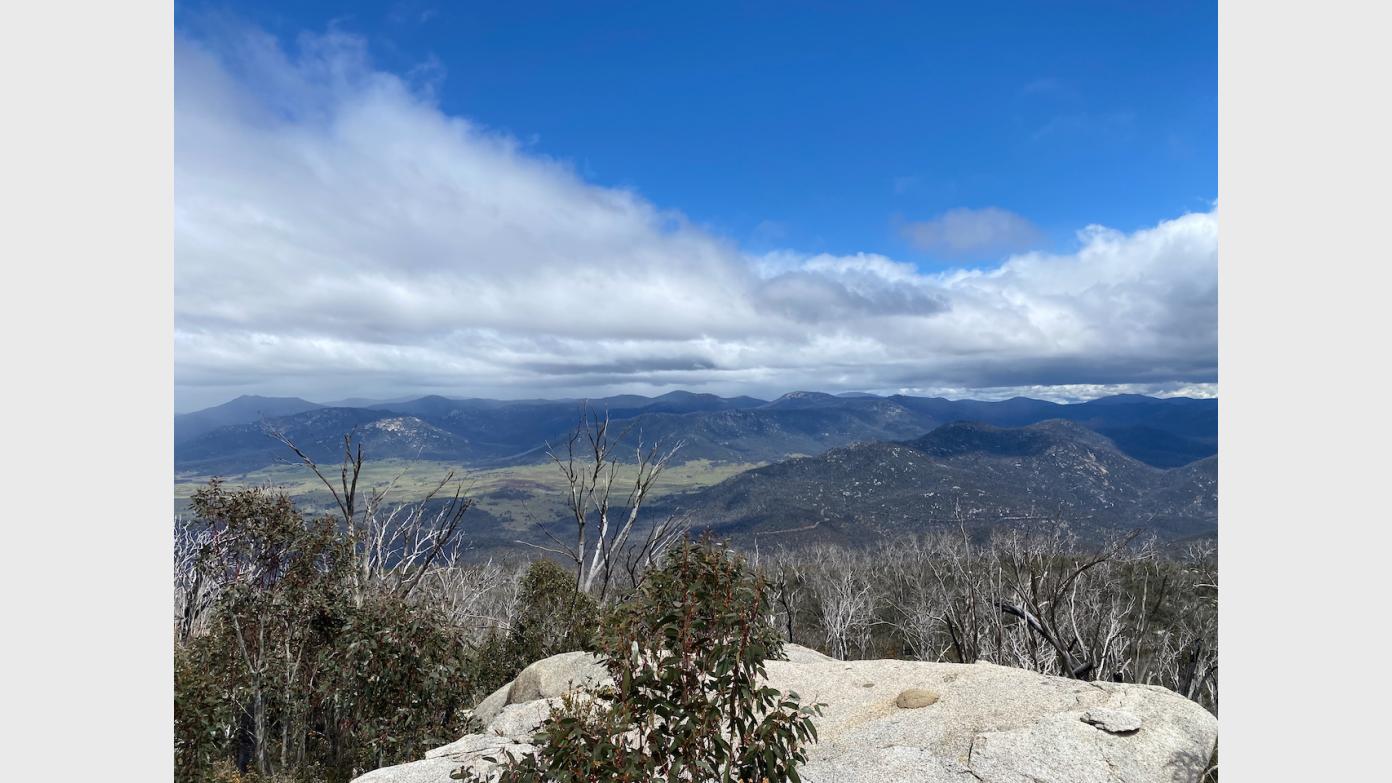 feature image for Booth Hill and Brandy Flat Hut