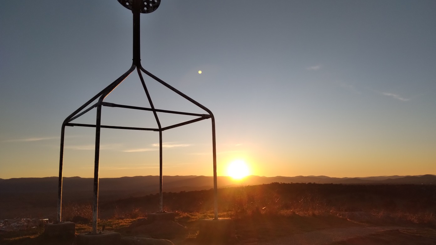 feature image for Evening wander - Aranda and Mt Painter