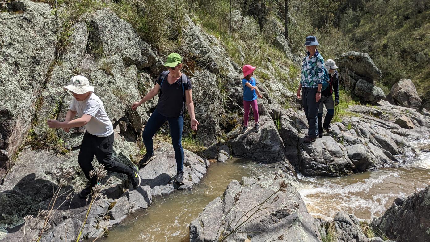 feature image for Family adventure walk - a rocky creek in Rob Roy Nature Reserve