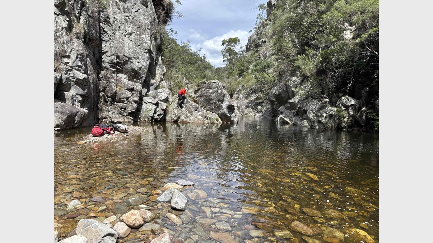 feature image for Ettrema Gorge with traverse of Jones Creek